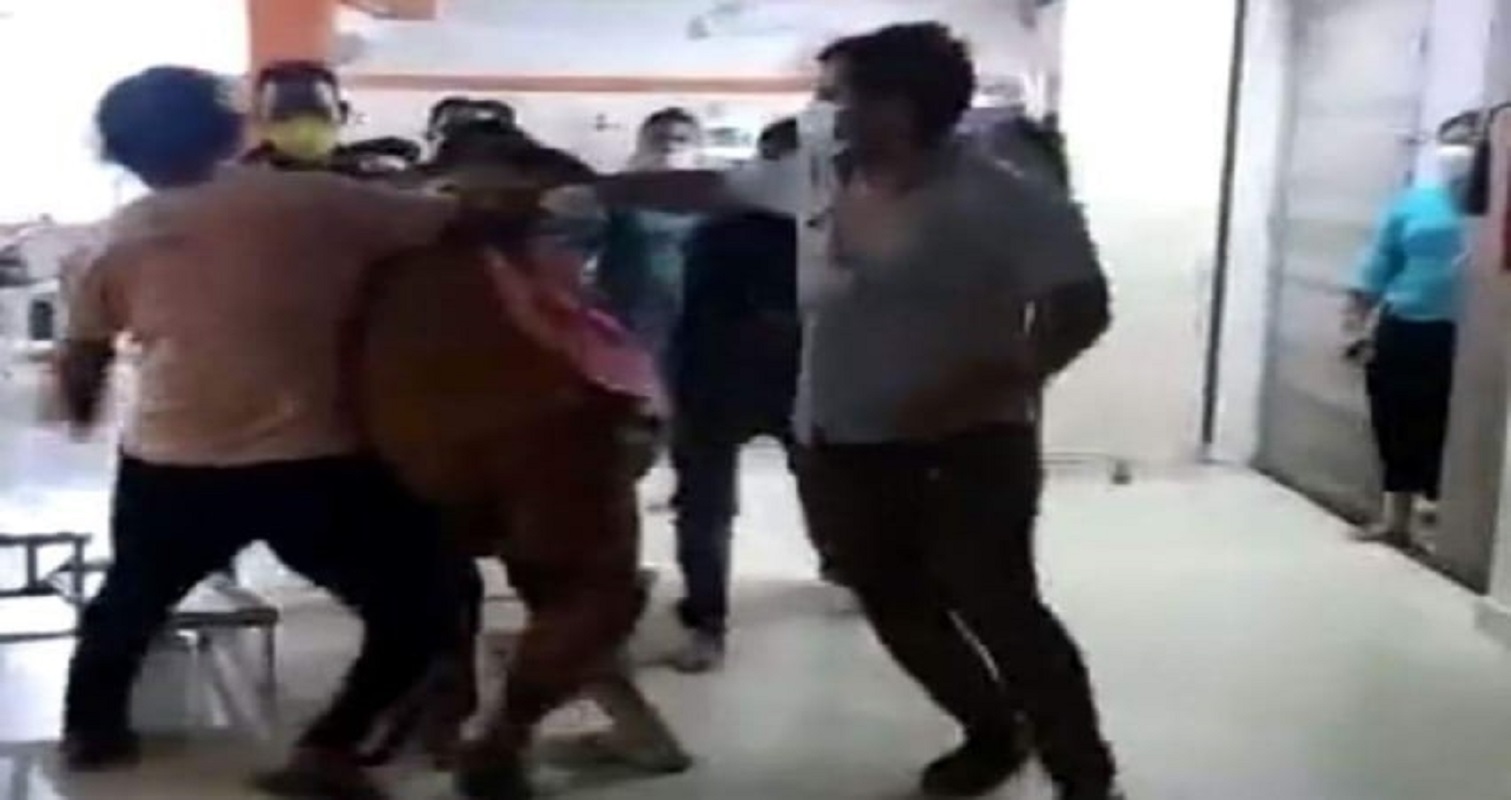 स्वास्थ्यकर्मीमाथि कुटपिट गरे ३ वर्ष कैद र ३ लाखसम्म जरिवाना