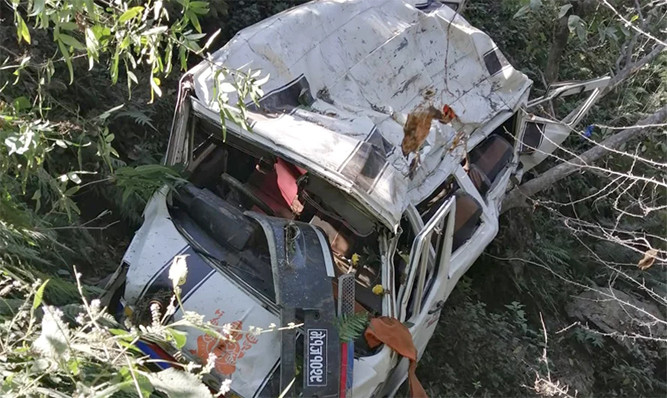 दैलेख : तीब्र गतिले लियो ३ जनाको ज्यान, घाइते चालक पक्राउ
