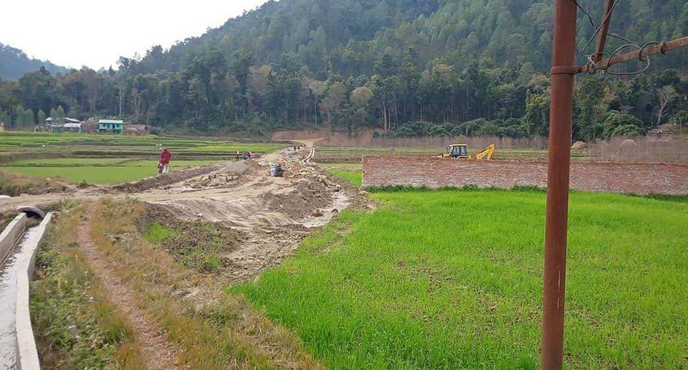 स्थानीयको विरोधपछि ग्यास उद्योगको काम रोकियो
