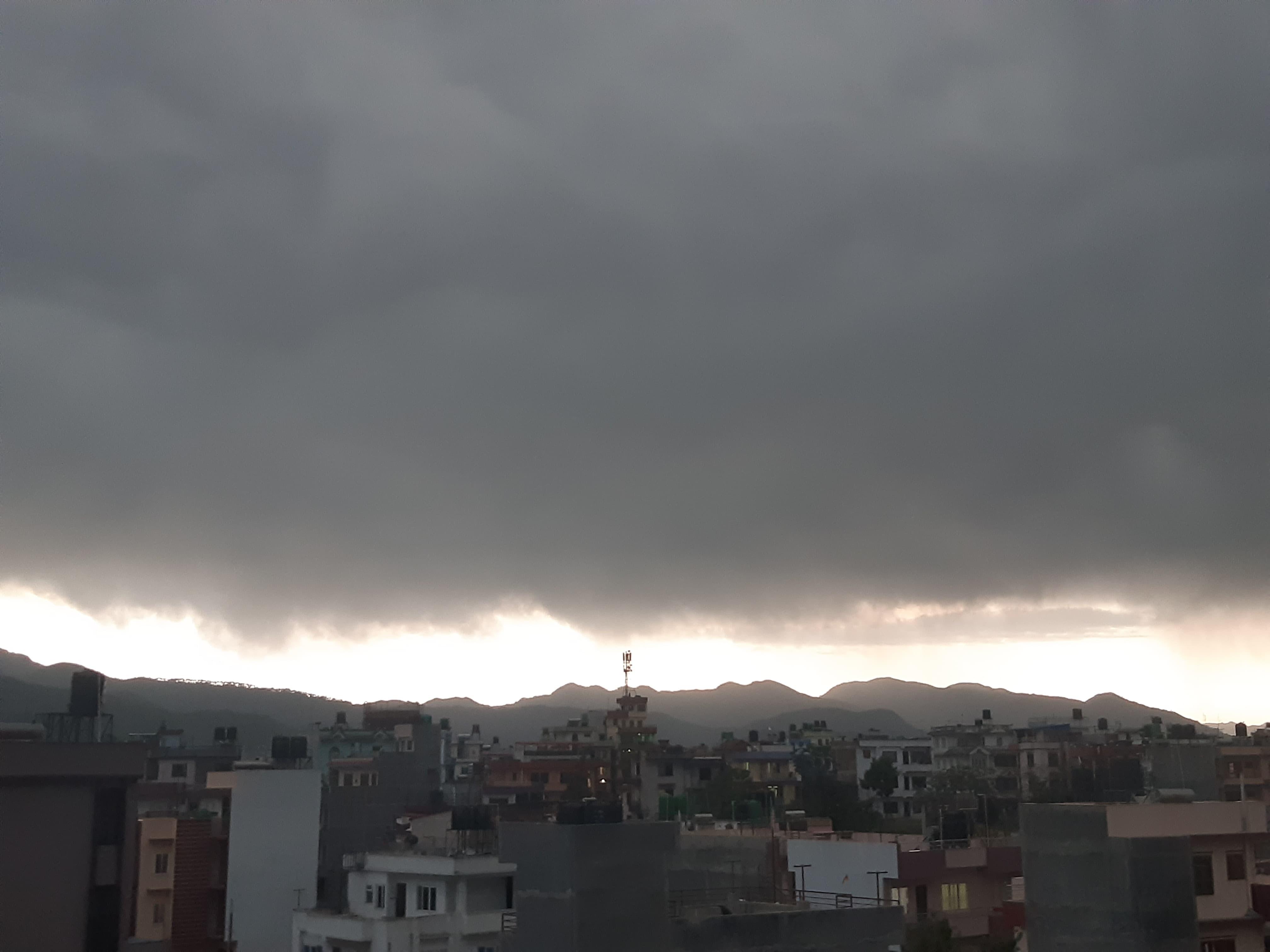चट्याङसहित वर्षा हुन सक्ने, सतर्क रहन अनुरोध