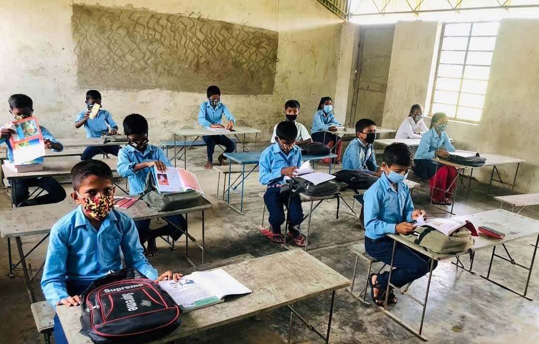 भौतिक दुरी कायम गरेर विद्यालयमा पठनपाठन सुरु