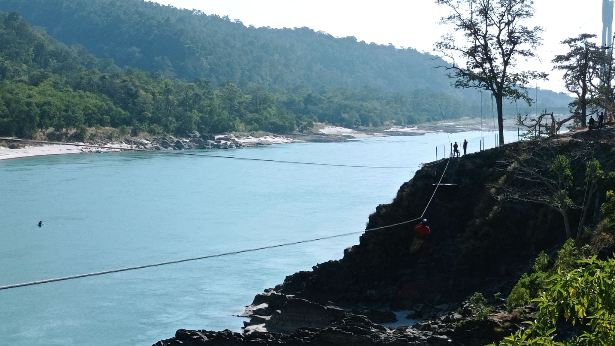 पर्यटकलाई लोभ्याउँदै कर्णालीको जिपलाइन