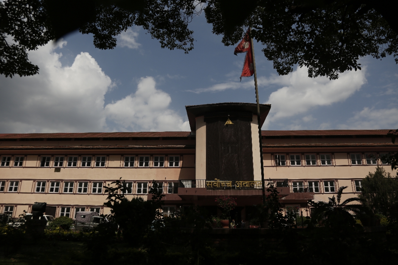 संवैधानिक इजलास : न्यायाधीशकै विषयमा आरोपप्रत्यारोप, मूल विषयमा प्रवेशै गरेन बहस
