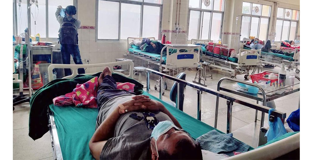 ग्रामीण क्षेत्रमा बढ्यो संक्रमण, डाक्टर भन्छन्– सिकिस्त भएपछि आउँदा बचाउन गाह्रो भयो