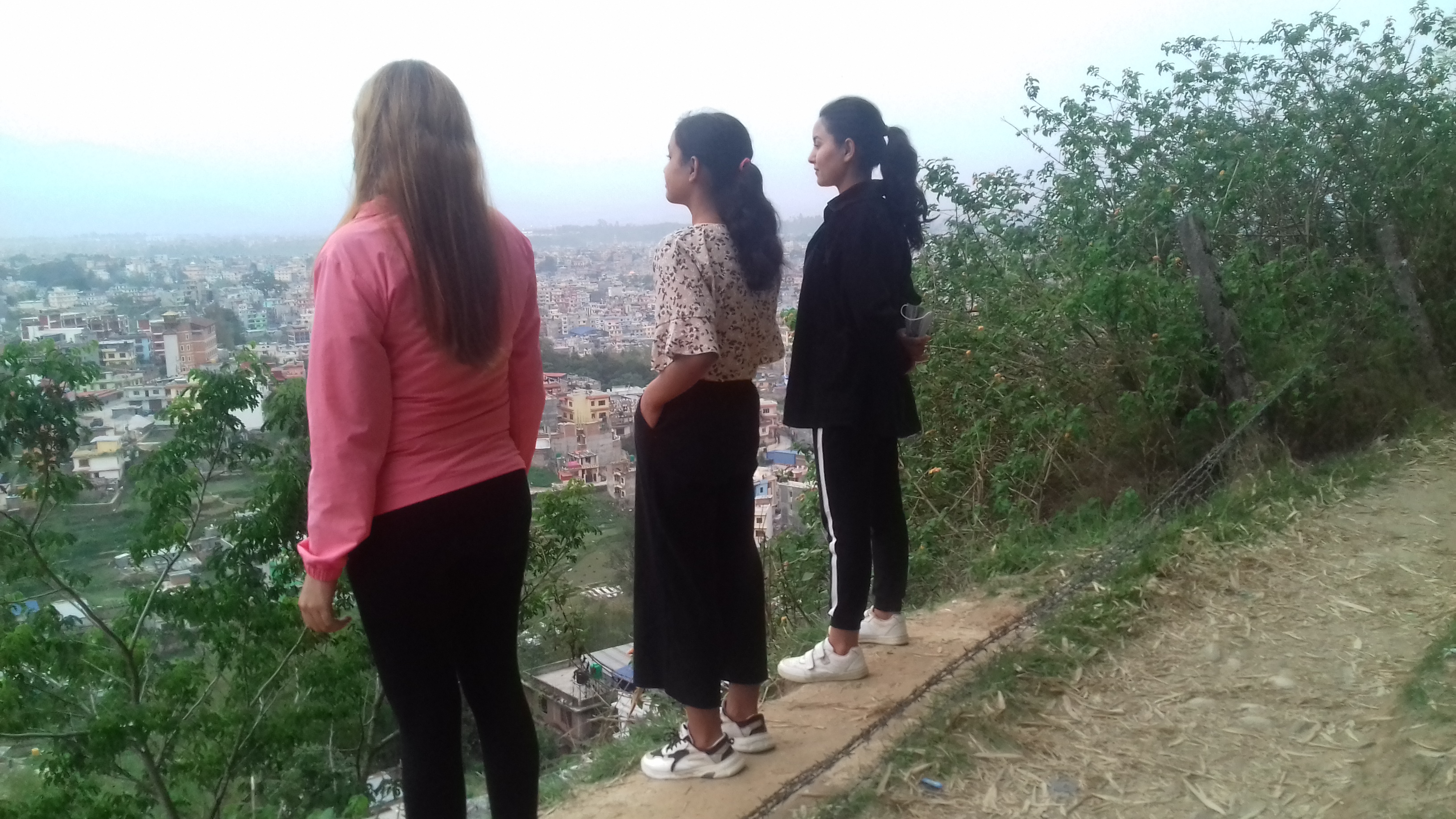 जो आशाको क्षितिज हेर्न कपन गुम्बा पुग्छन्