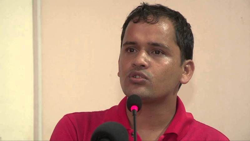 हरेक बाढीपहिरोमा दुख्ने एउटा गीतको कथा : हामी भयौं बेघरबार, चरी लैजा समाचार...