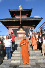 स्वामी कैलाशानन्द महाराजद्वारा चन्द्रागिरिस्थित भालेश्वर महादेवको दर्शन