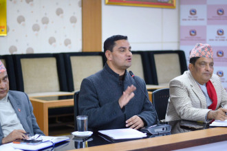 स्वास्थ्य बिमा कार्यक्रम रोक्ने अस्पतालको नवीकरण हुँदैनः मन्त्री पौडेल
