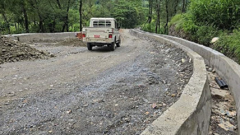 दुलेगाैंडा–साखे सडक स्तरोन्नति सुरु