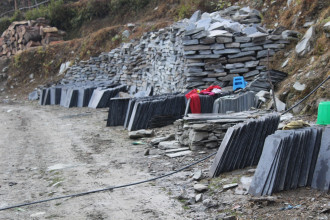 स्लेट तथा ढुंगा खानी उत्खनन् गर्न गाउँसभाको अनुमति