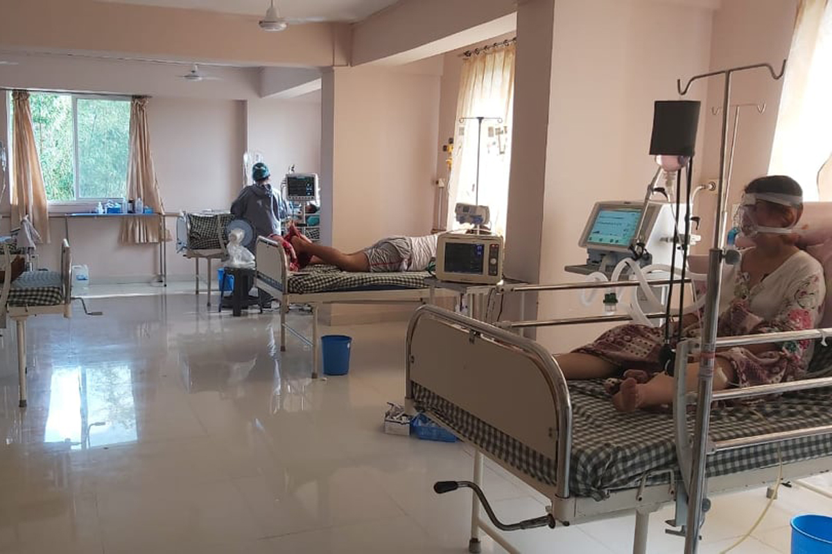 प्रदेश १ : कोरोना संक्रमित बढेसँगै अस्पतालहरुका बेडहरु भरिँदै