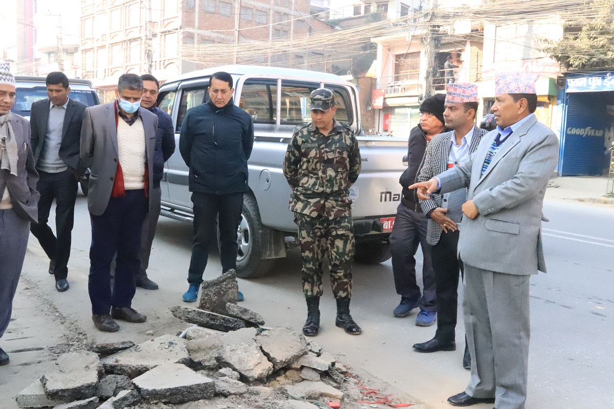 तातिए नारायणकाजी, सडक विचल्ली पार्ने 'घरबेटी ठेकेदार'लाई तह लगाउने चेतावनी