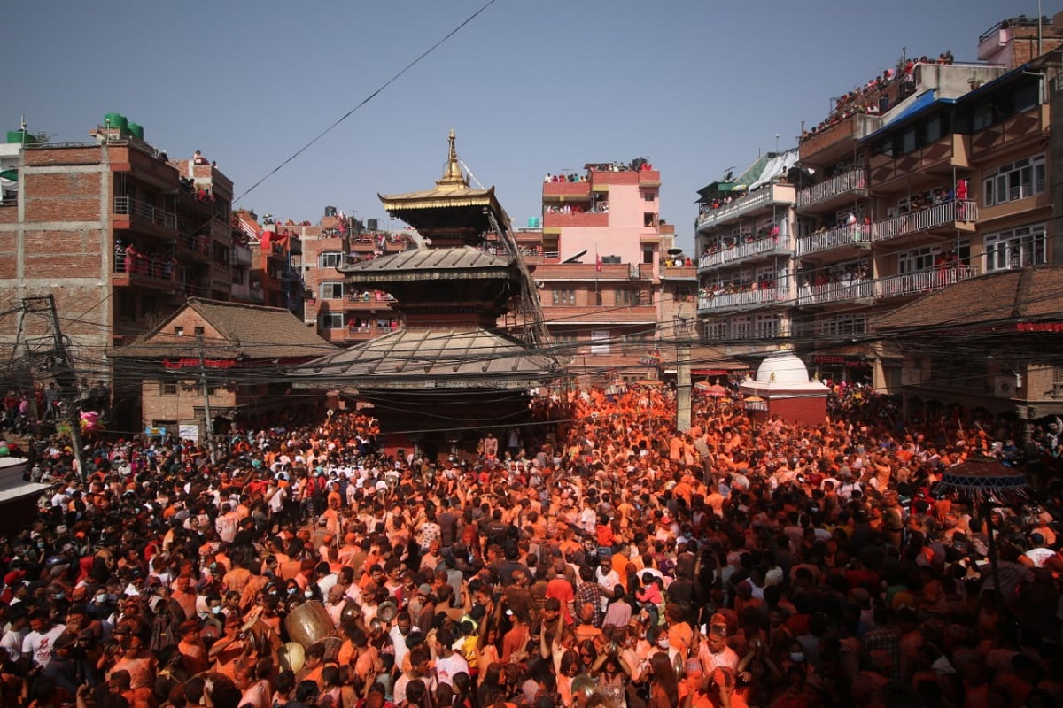 सिन्दूर जात्राले रंगियो मध्यपुर थिमि [फोटोफिचर]
