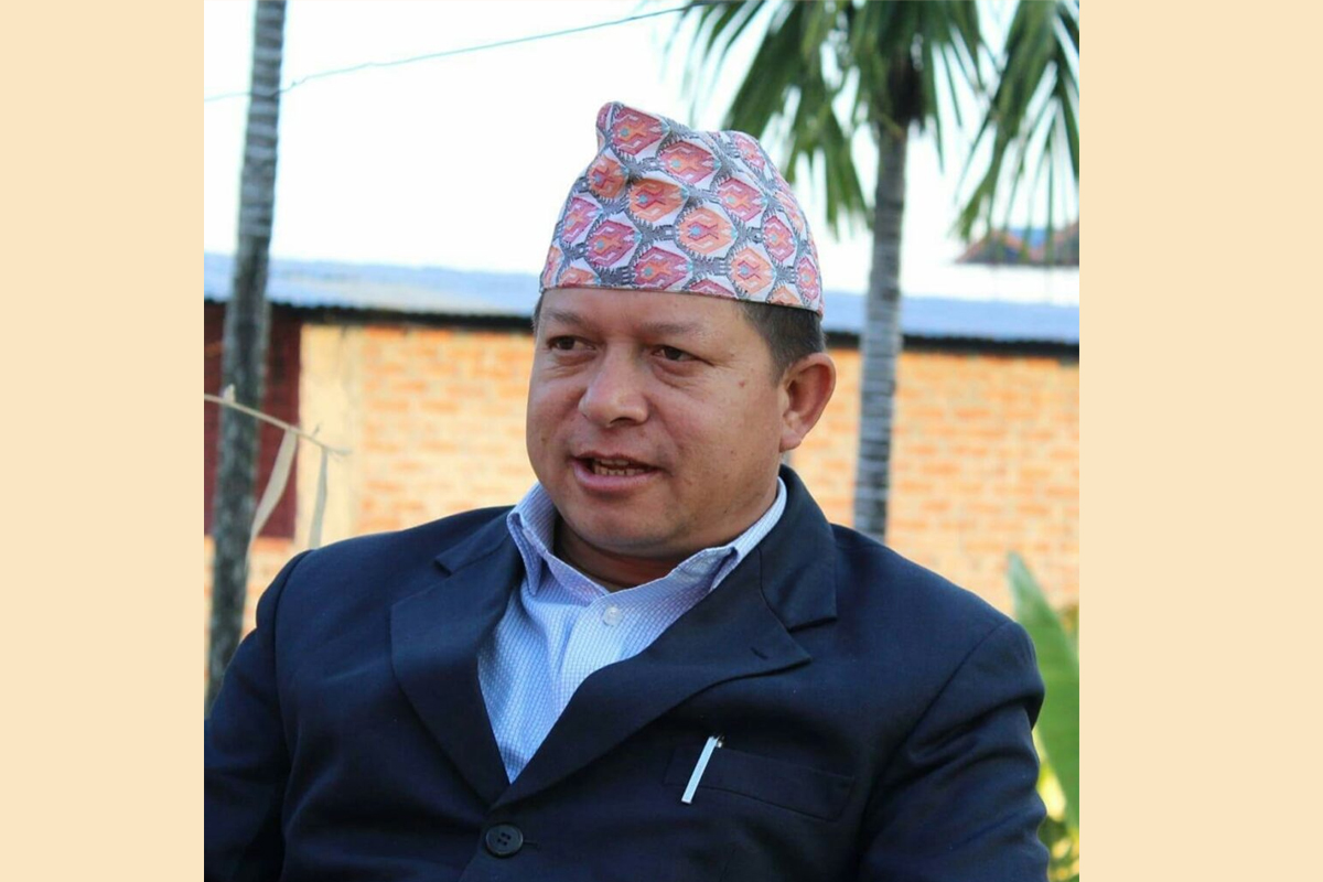 महागठबन्धन गरेर ओलीलाई हराउने रणनीतिमा अधिकारी