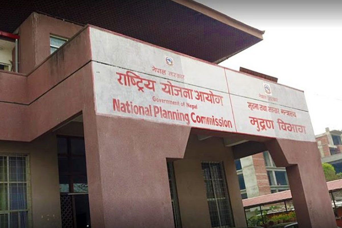 राष्ट्रिय योजना आयोगको टोली बझाङमा