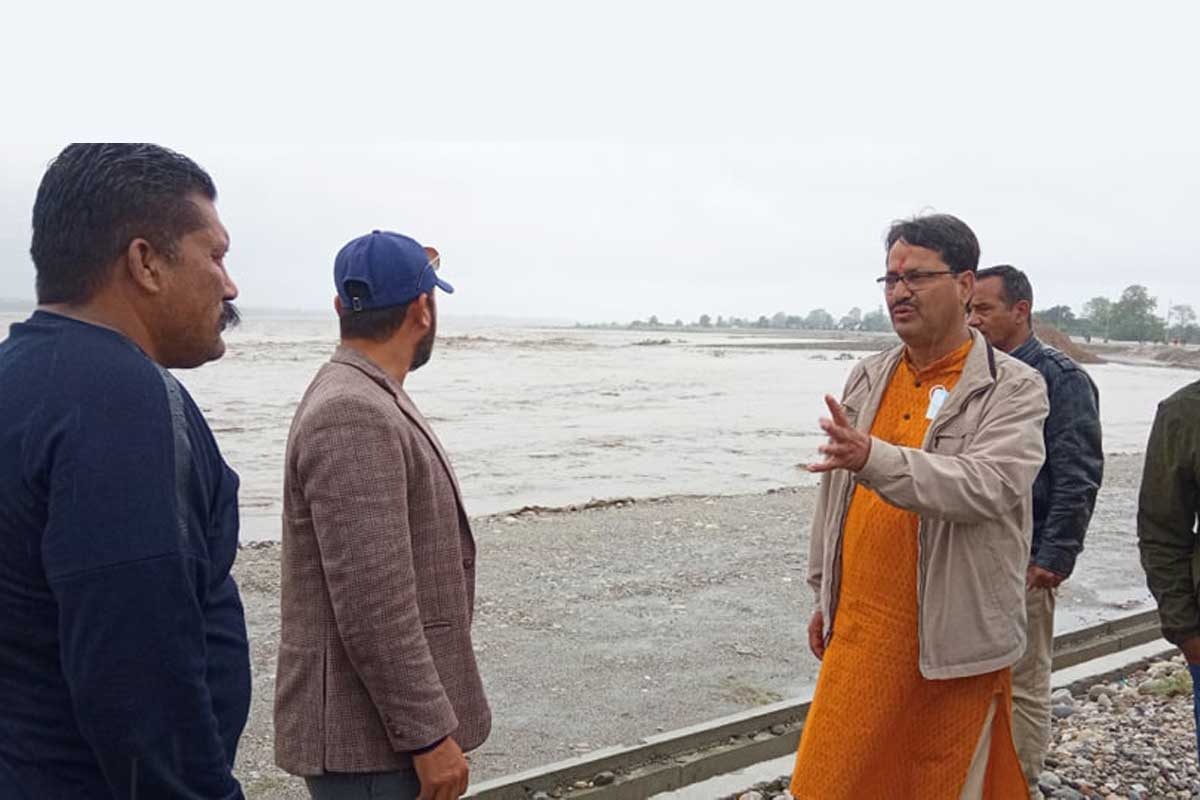 महाकालीको बाढी प्रभावित क्षेत्र पुगे एनपी साउँद, उद्धार र राहतको व्यवस्था गर्न आग्रह