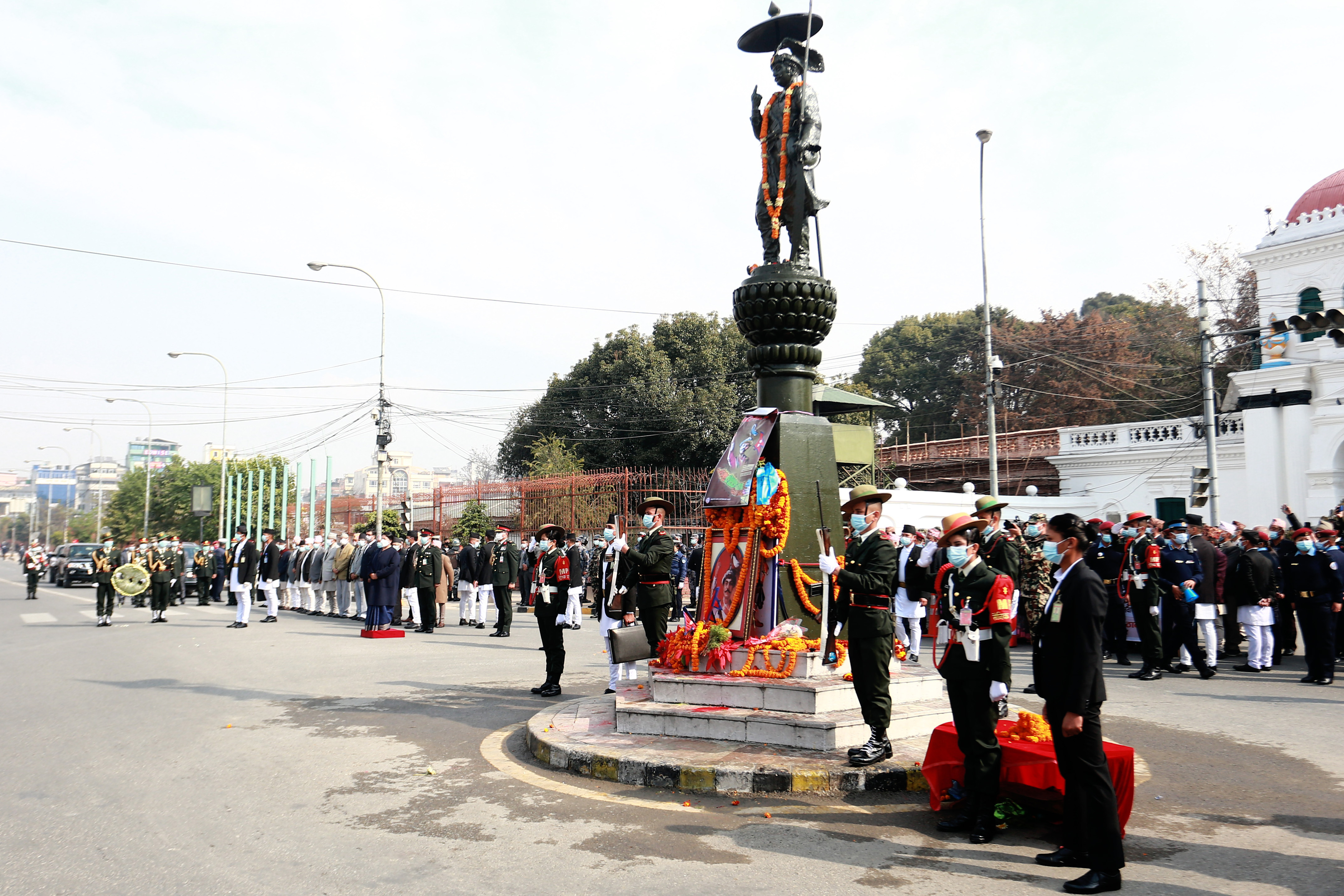 पृथ्वीनारायणप्रति राष्ट्रपतिदेखि पूर्वराजासम्मको सम्मान [१० तस्बिरमा]