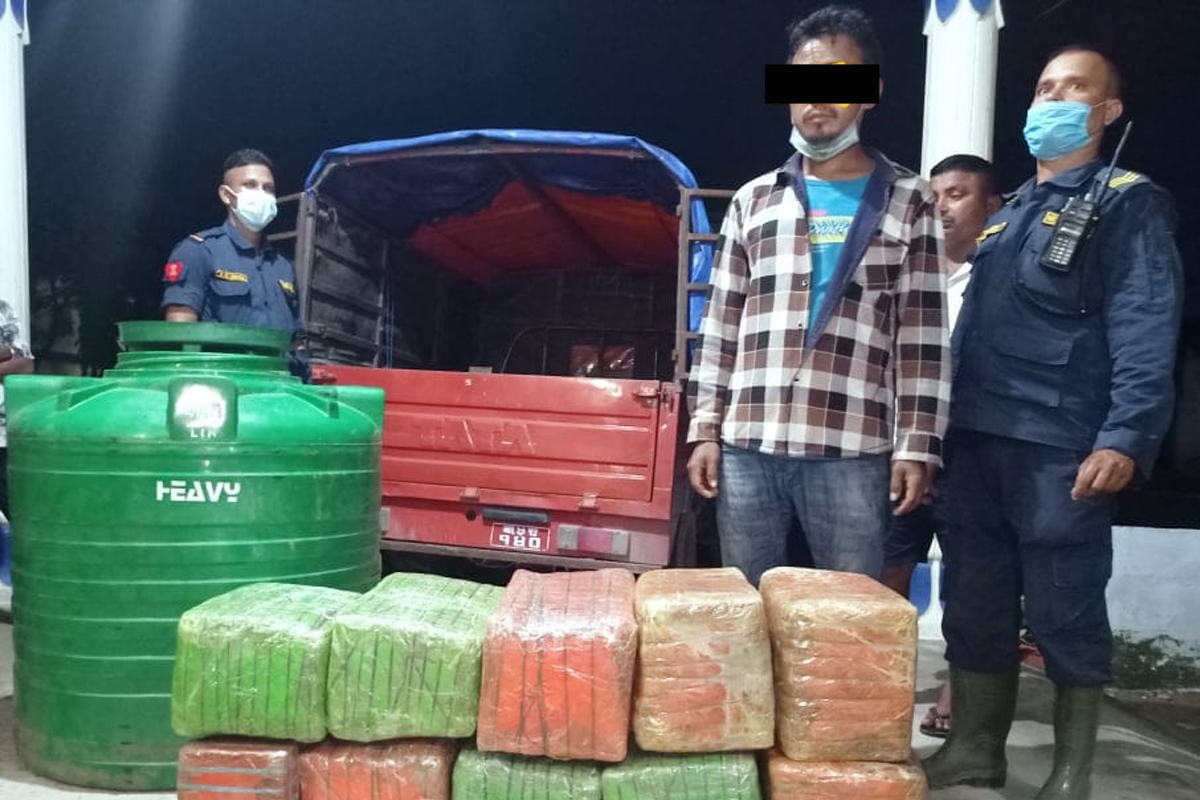 एक क्विन्टल गाँजासहित एक जना पक्राउ