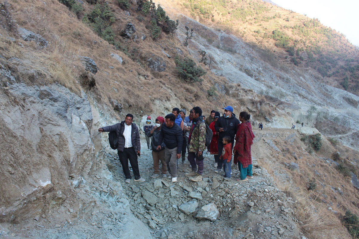 सडक अनुगमनमा उपाध्यक्ष