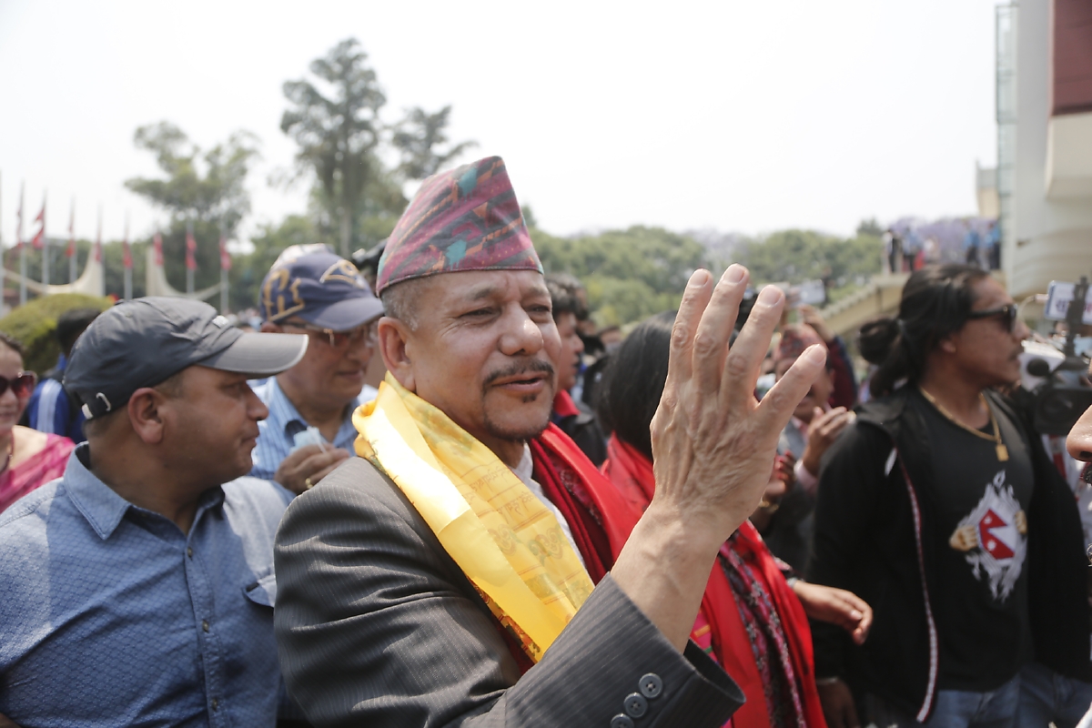 तामझामका साथ राष्ट्रिय सभागृह पुग्दै उम्मेदवार [तस्बिरहरू]