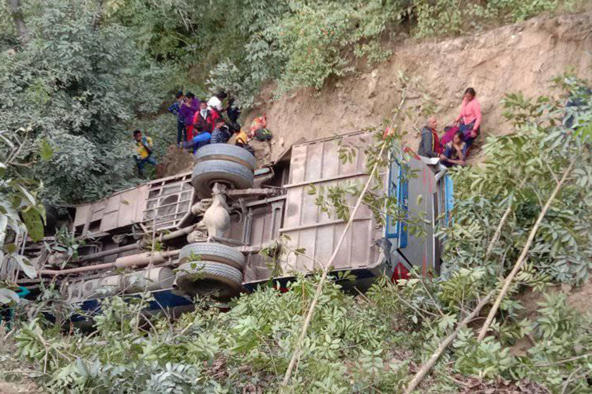 अपडेट - अछाम बस दुर्घटनामा मृत्यु भएकाको पहिचान खुल्यो