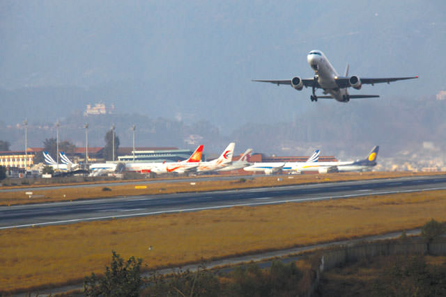 सम्भावित दुर्घटनाबाट मुस्किलले जोगिए तीन विमान