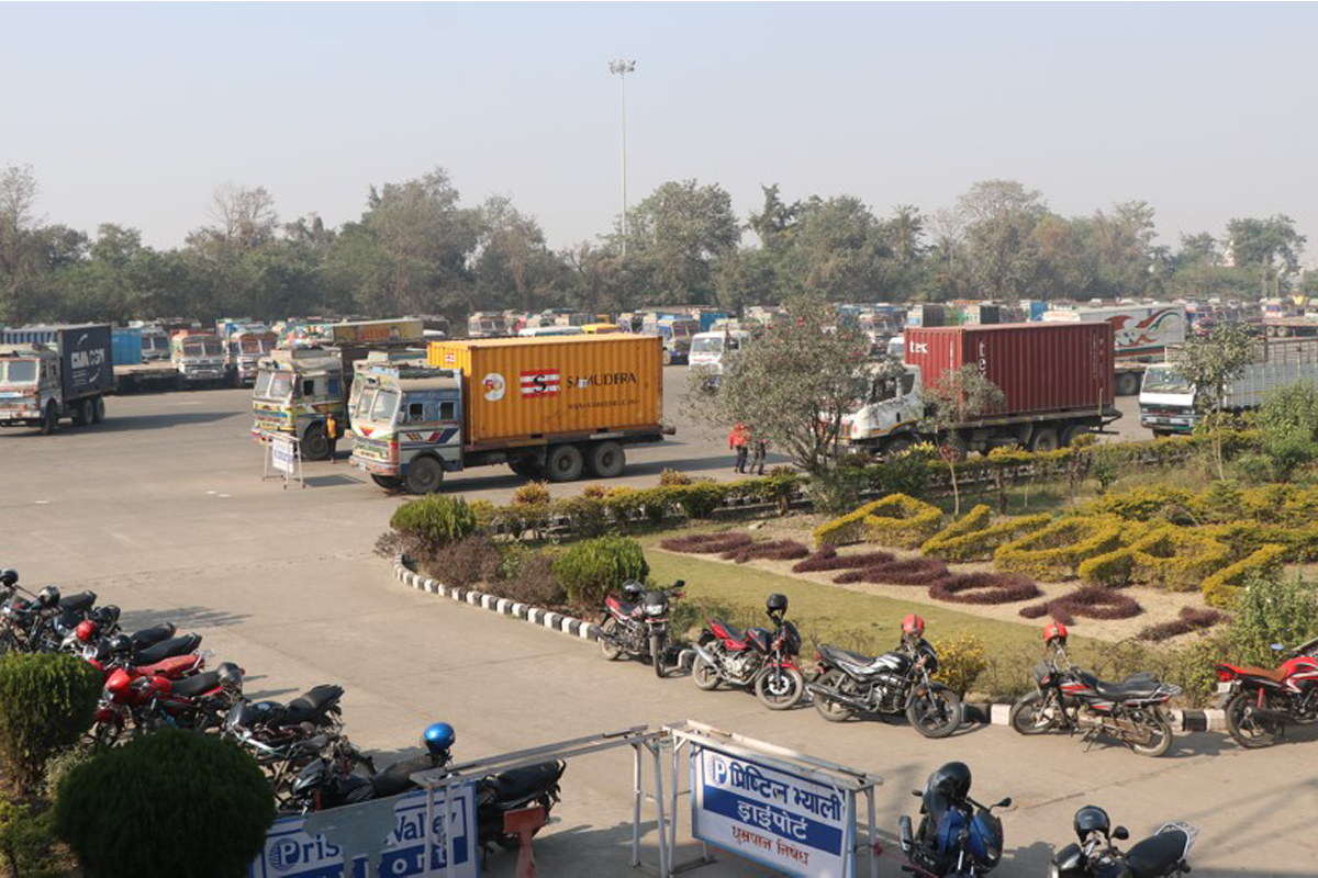 वीरगन्ज सुक्खा बन्दरगाहमा भारतीय कम्पनीबाट ठगिँदै व्यवसायी