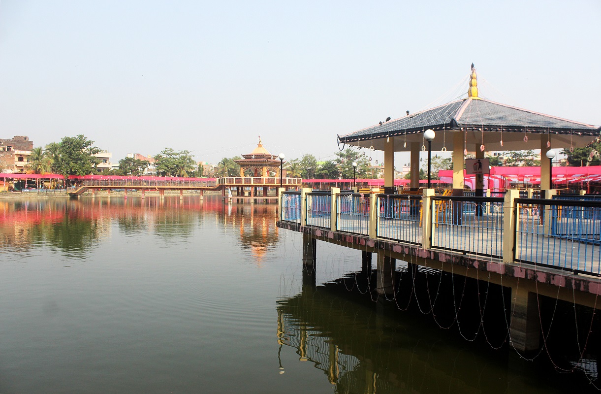 छठ पर्वका लागि सजाइयो घडिअर्वा पोखरी [६ तस्बिरमा]