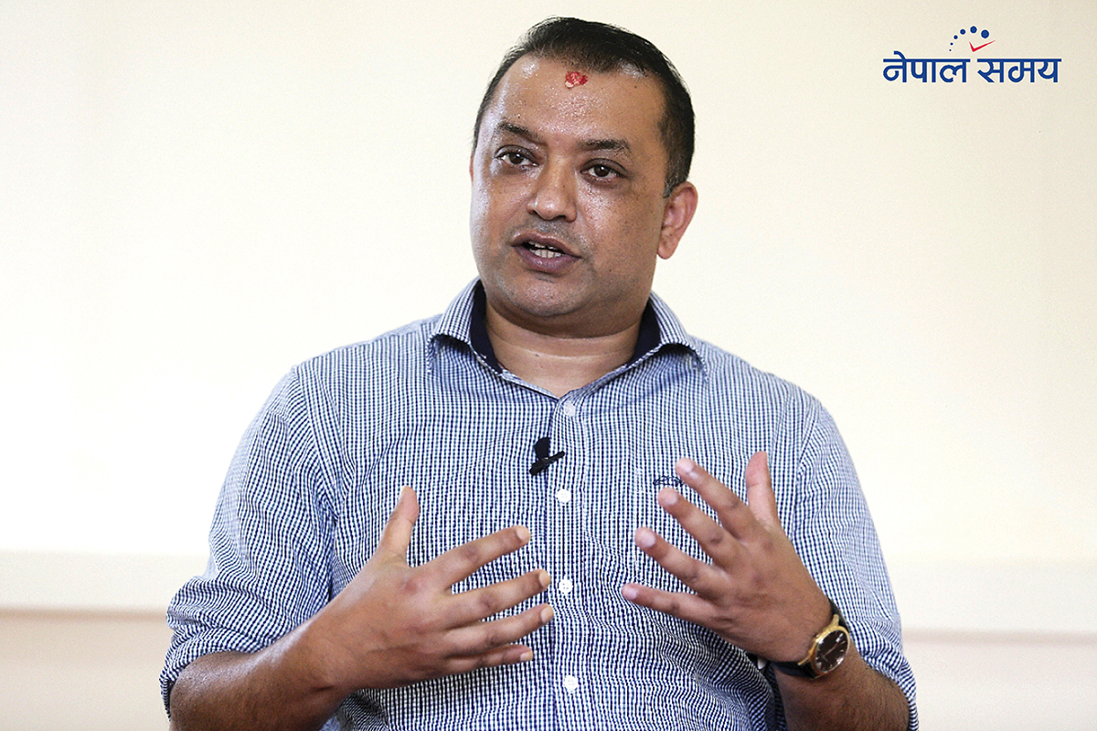 राष्ट्रपति र प्रधानमन्त्रीबाटै खर्च कटौतीको सुरुआत : गगन थापा