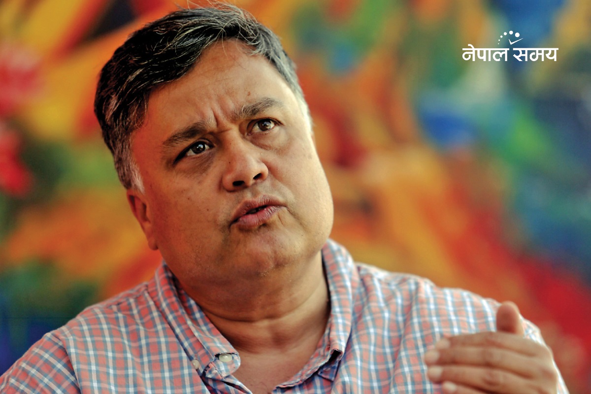 ...अनि त्यो रात सुतिरहेका सत्यमोहनलाई उठाए पत्रकार गिरिशले