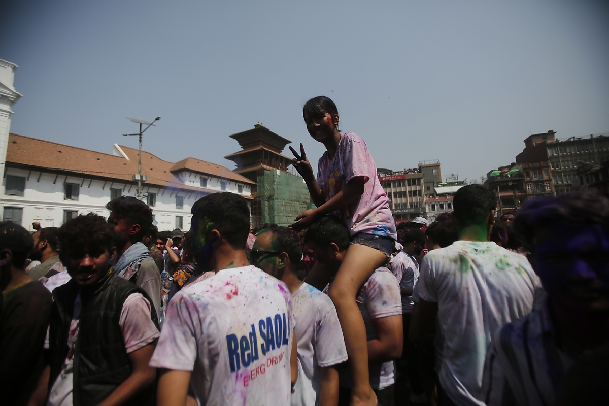 होलीको हर्षोल्लास [फोटो फिचर]