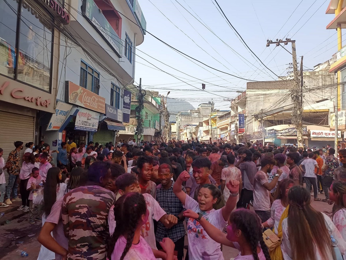 होलीमा रंगियो बुटवल [तस्बिरहरु]