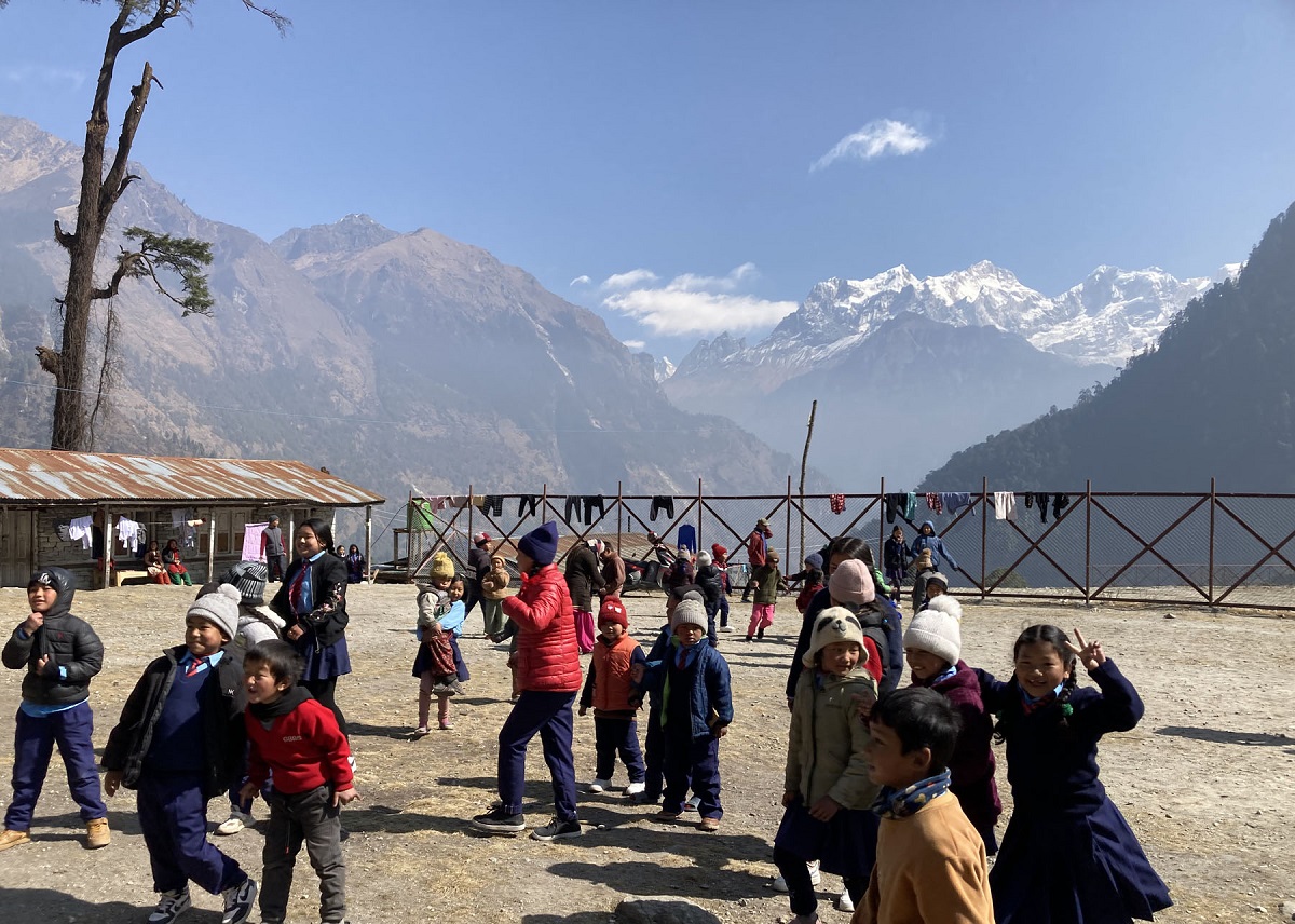 हिउँदे बिदा सकिएपछि मनाङमा विद्यालय खुल्न थाले