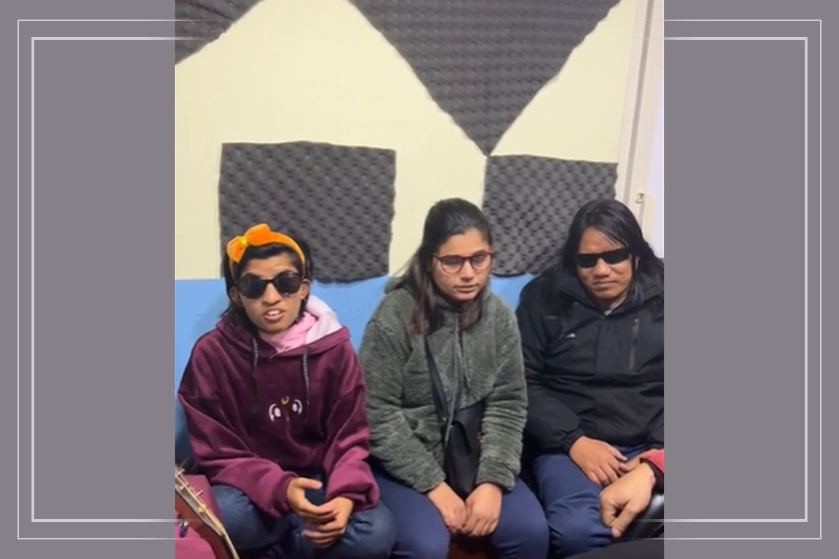 गीतमार्फत दृष्टिविहीनको एकै स्वर : म मेरो देश खोज्दैछु