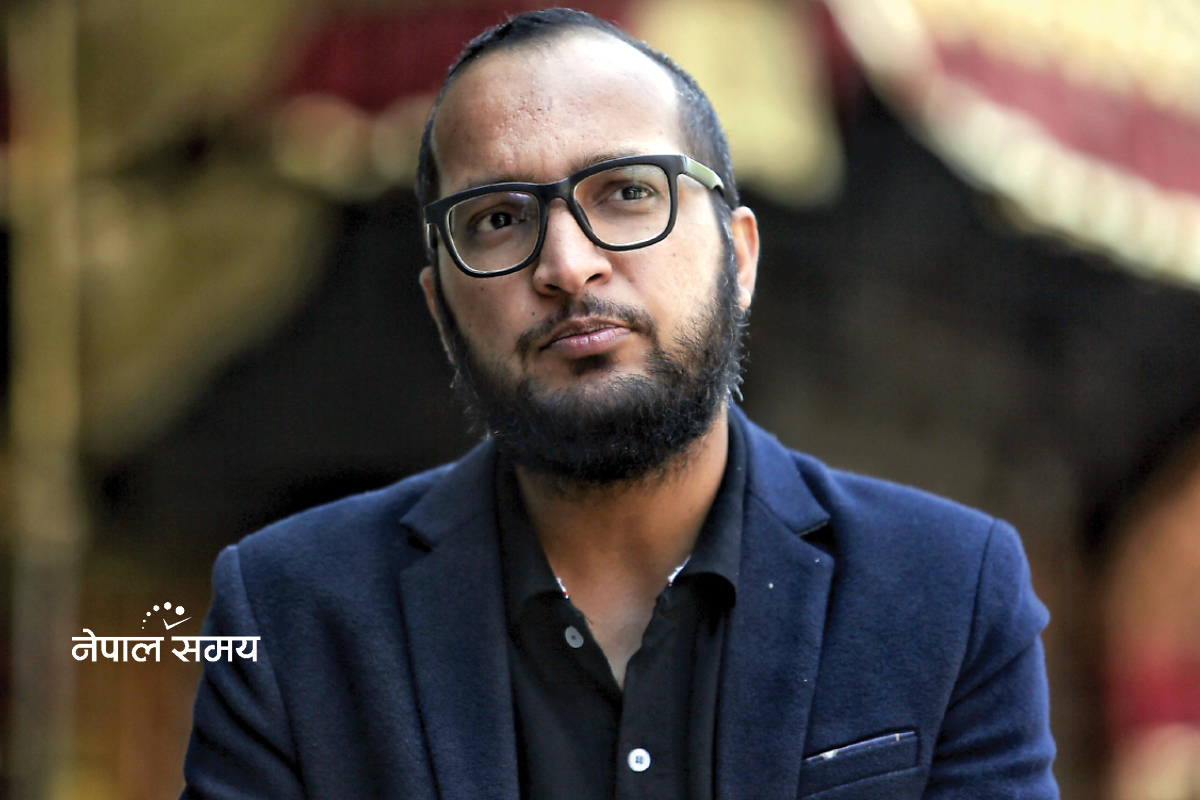 परिवार चाहन्थ्यो धागोपोते बेचोस्, तर उनी गाउँगाउँमा पढाउन हिँडे
