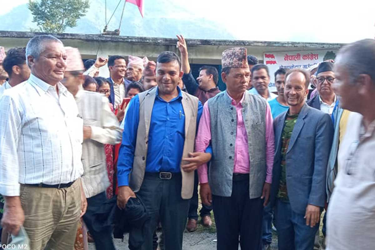 कांग्रेस बैतडीमा देउवा समूहको प्यानल घोषणा, सभापतिमा शिवराज भट्टको उम्मेदवारी