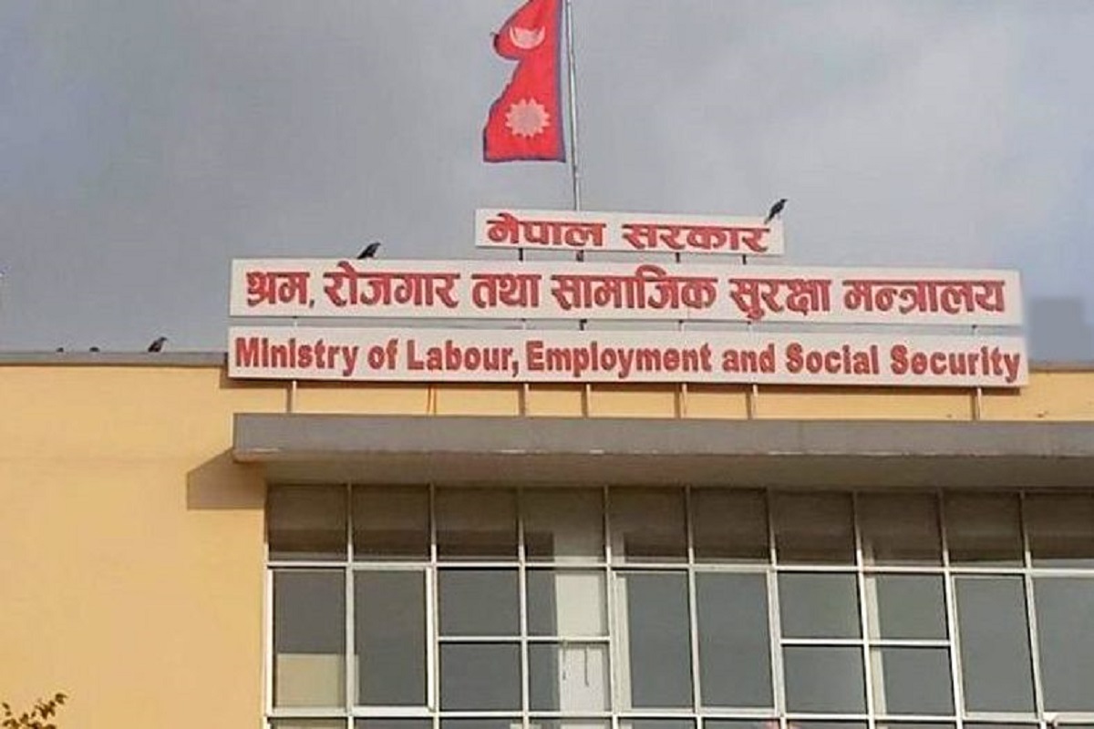 छ महिनाभित्र श्रम मन्त्रालयमा टाइम कार्ड सुरु गरिने