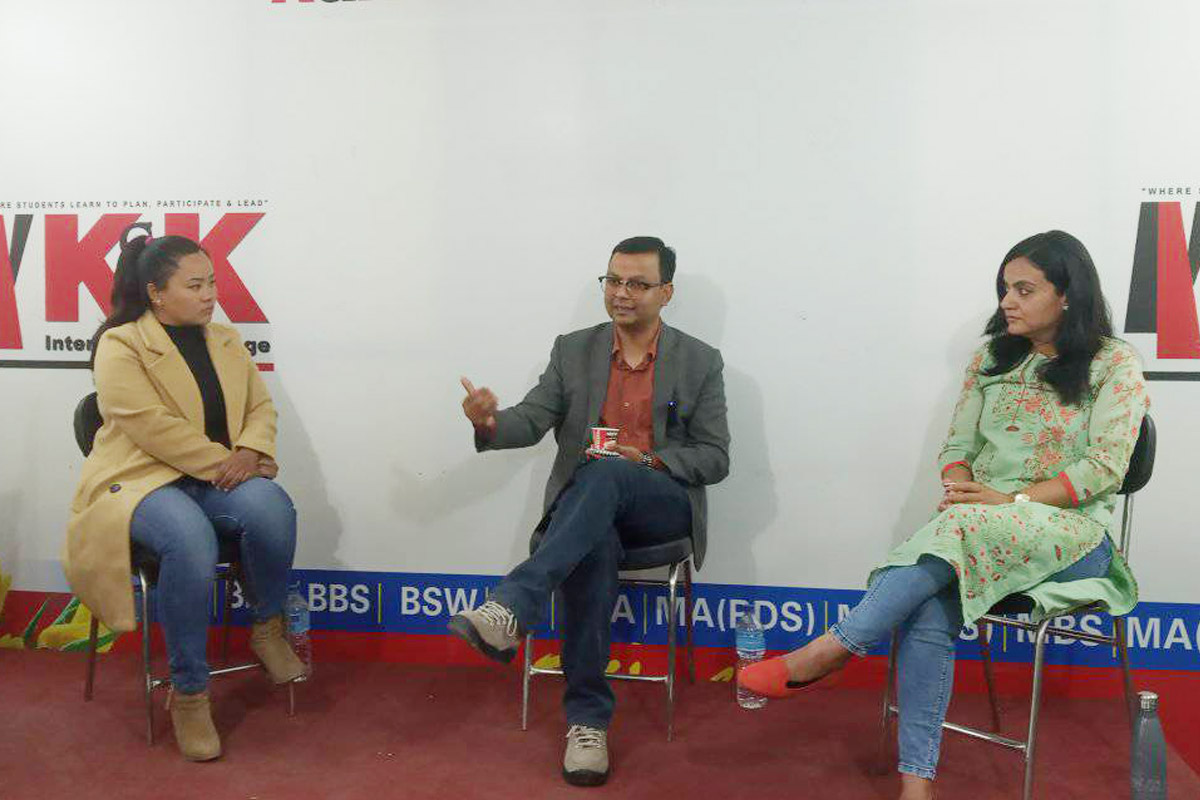 'राजनीतिको घानमा महिला सति जान बाध्य थिए'
