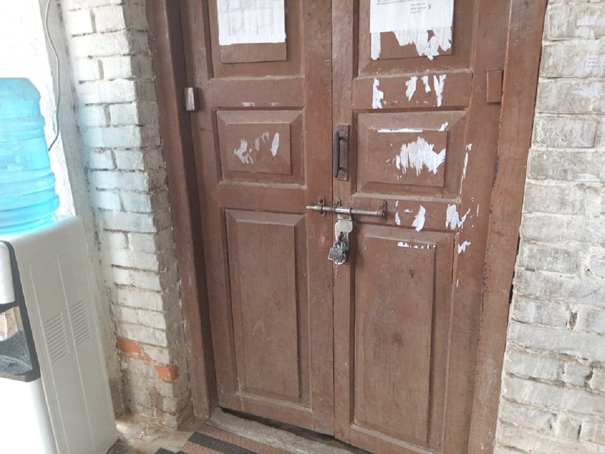अझै खुलेन विश्वविद्यालय केन्द्रीय कार्यालयमा लगाइएको ताला